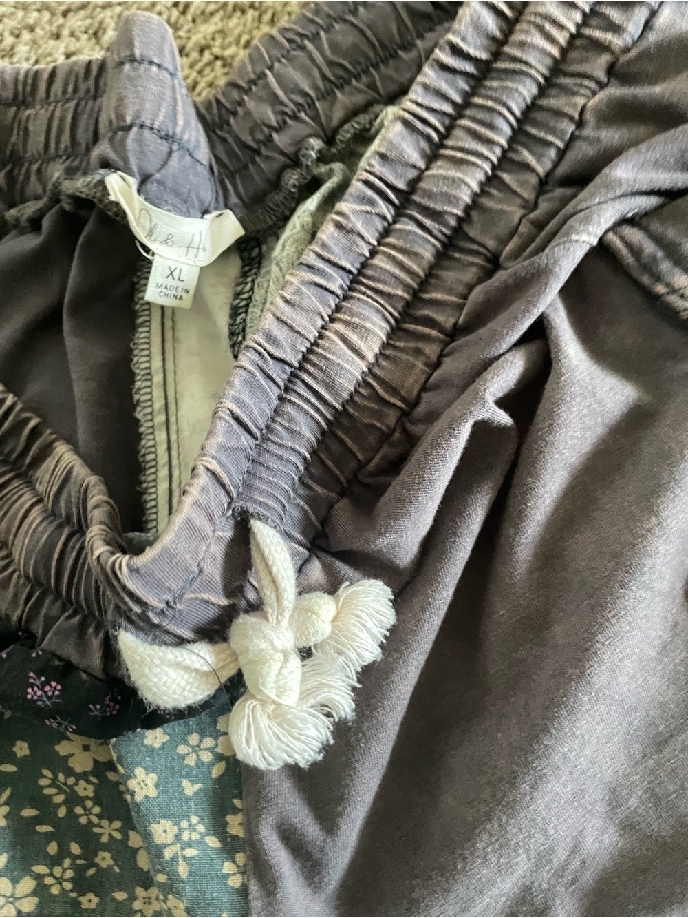 Boho Patchwork woman’s Pants in Gray Oli and Hali - Picture 4 of 8